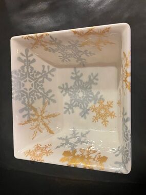 Decorative Cream and Gold Snowflake Square  Melamine Bowl